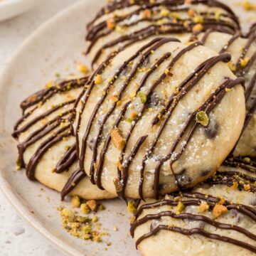 Cannoli cookies on a plate.