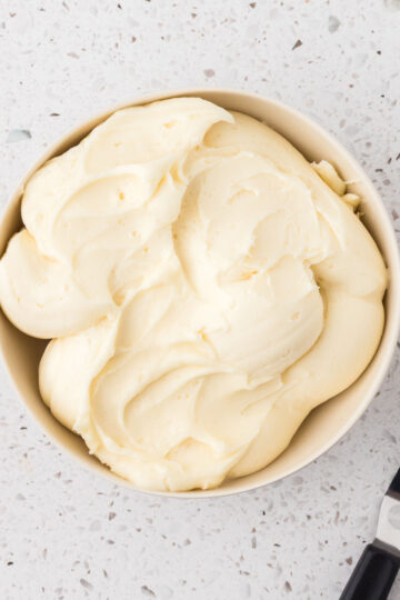 Mascarpone frosting in a bowl.